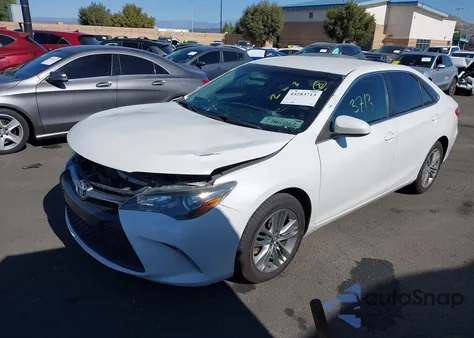 2015 Toyota Camry Se z USA, uszkodzony, nr VIN 4T1BF1FK3FU023789